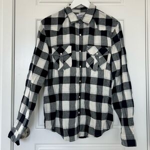 Legendary Goods // NWOT Men's Checkered Long Sleeve Button-up Shirt